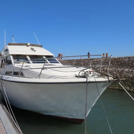 Barco Lusitano Botel *